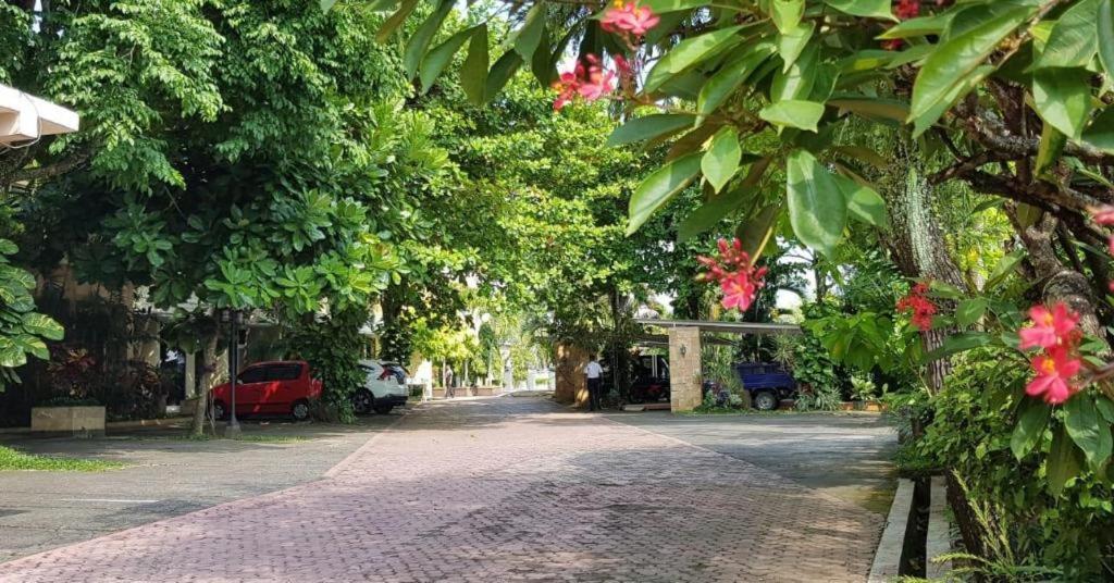 Hotel Sulawesi Jember Luaran gambar