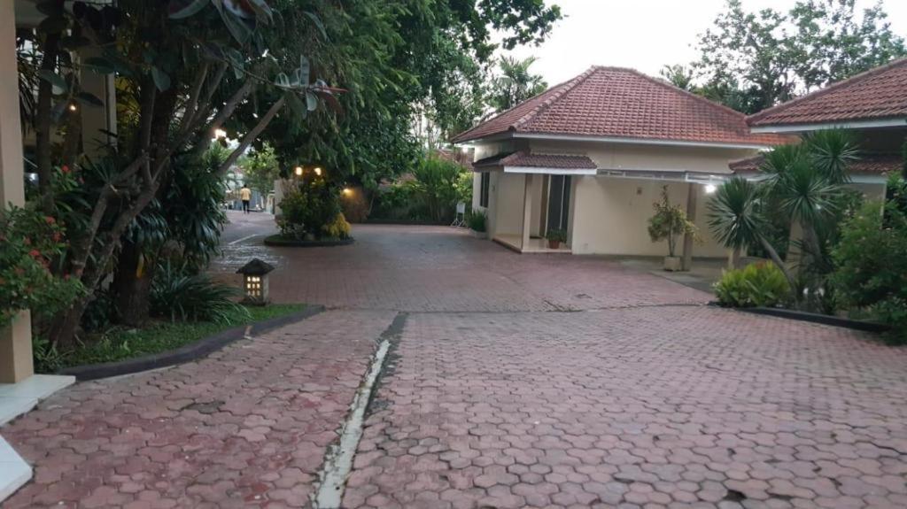 Hotel Sulawesi Jember Luaran gambar